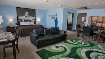 Luxury 1 King Suite with Sofa Non Smoking | Værelsesfacilitet