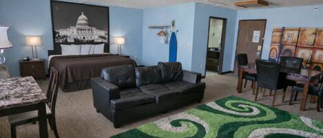 Luxury 1 King Suite with Sofa Non Smoking | Comodidades do quarto