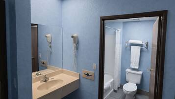 Separate tub and shower, eco-friendly toiletries, towels