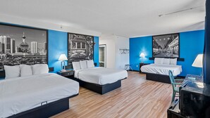 Family Room 3 Queen Beds Oversized Non Smoking