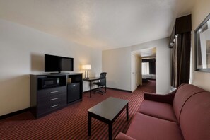 Suite, 1 King Bed, Non Smoking, Refrigerator