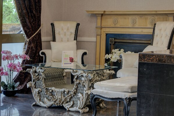 Sala de estar en el lobby