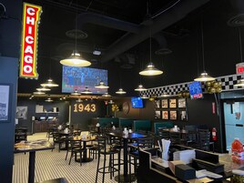 Lunch and dinner served, pizza