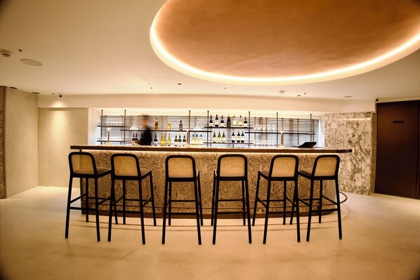 2 restaurants, serveren ontbijt, lunch, diner, Chinese gerechten