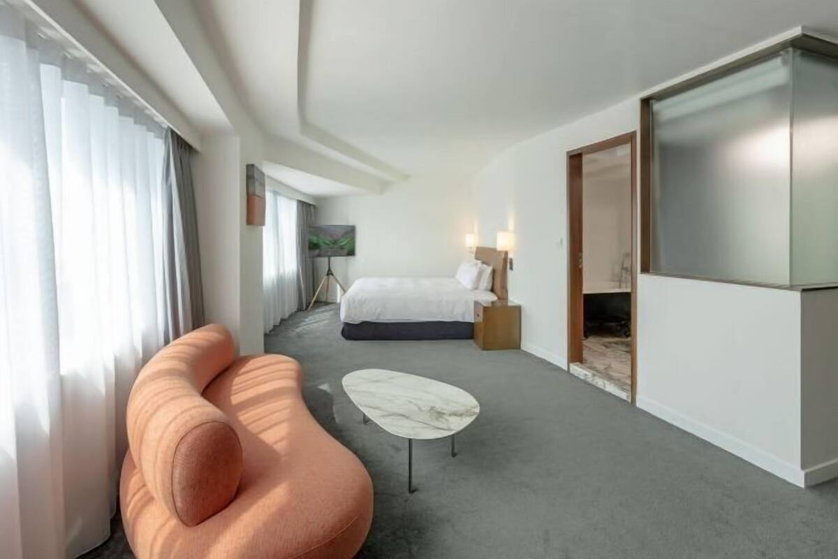 1 bedroom, in-room safe, desk, blackout drapes