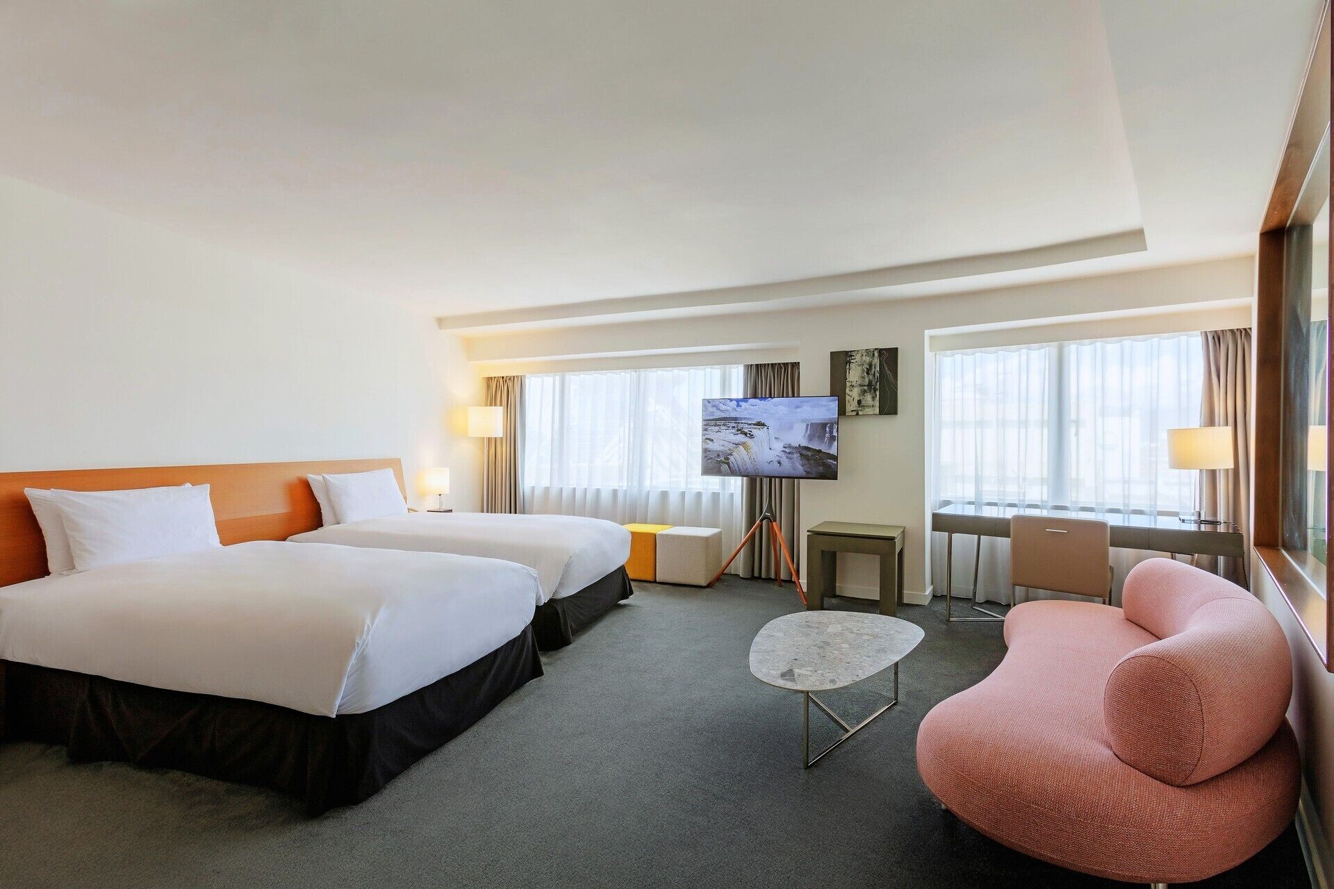 Executive Twin kamer, 2 eenpersoonsbedden | Een kluis op de kamer, een bureau, verduisterende gordijnen