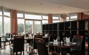 Daily buffet breakfast (GBP 9.99 per person)