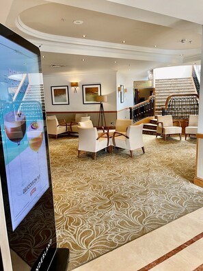 Lobby-Lounge