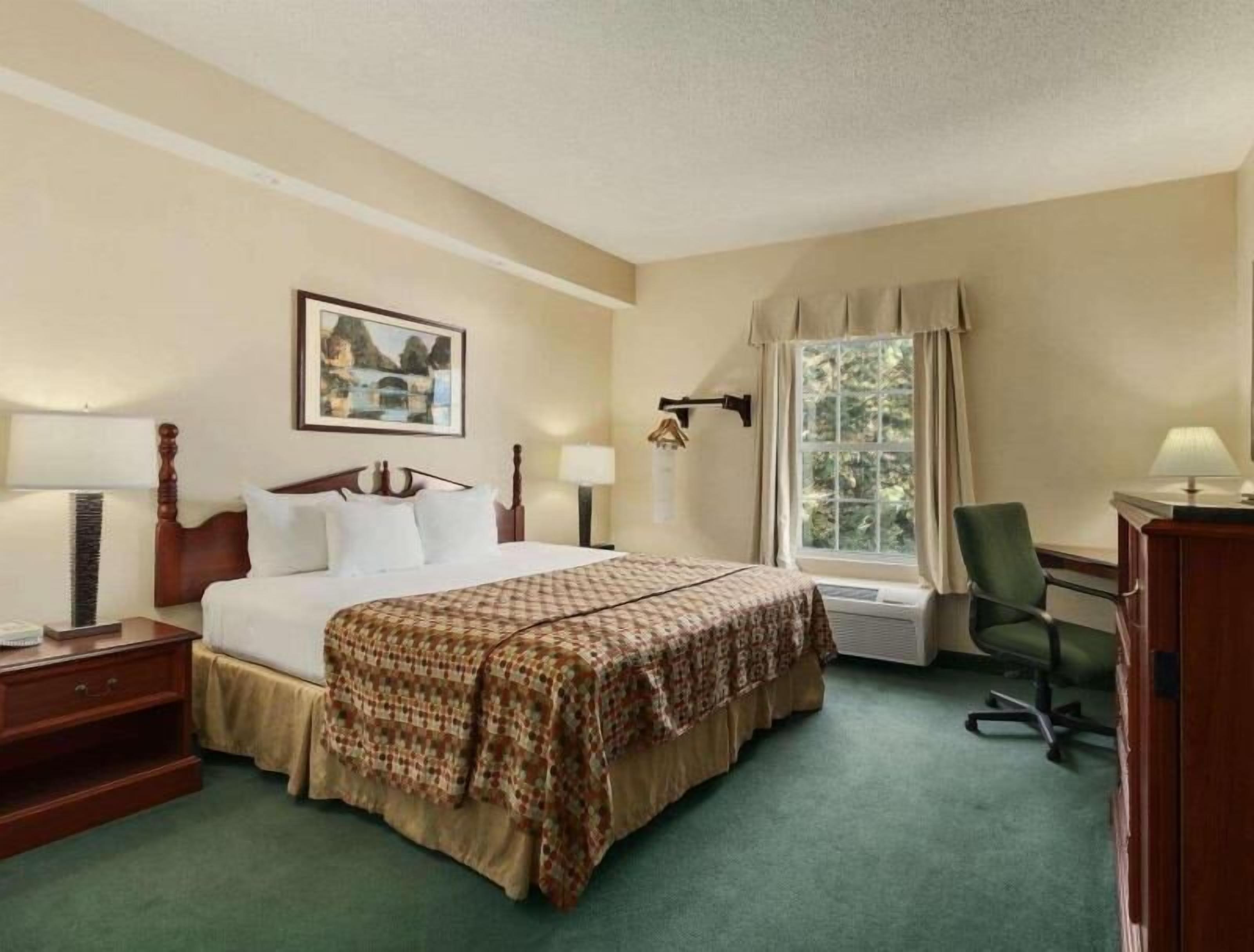 Desk, iron/ironing board, free cribs/infant beds, free WiFi