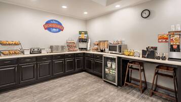 Free daily continental breakfast