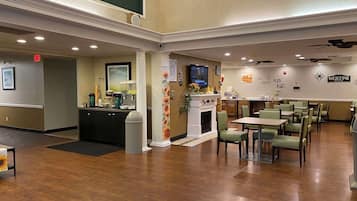 Free daily continental breakfast