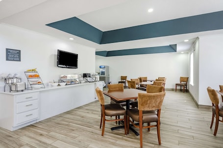 Free continental breakfast