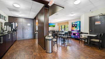 Free daily buffet breakfast