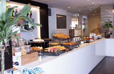 Daily buffet breakfast (EUR 6 per person)