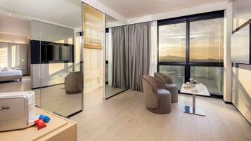 Junior Suite, 1 King Bed