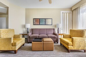 TV, DVD player - Hilton Vacation Club Scottsdale Links Resort (Scottsdale)