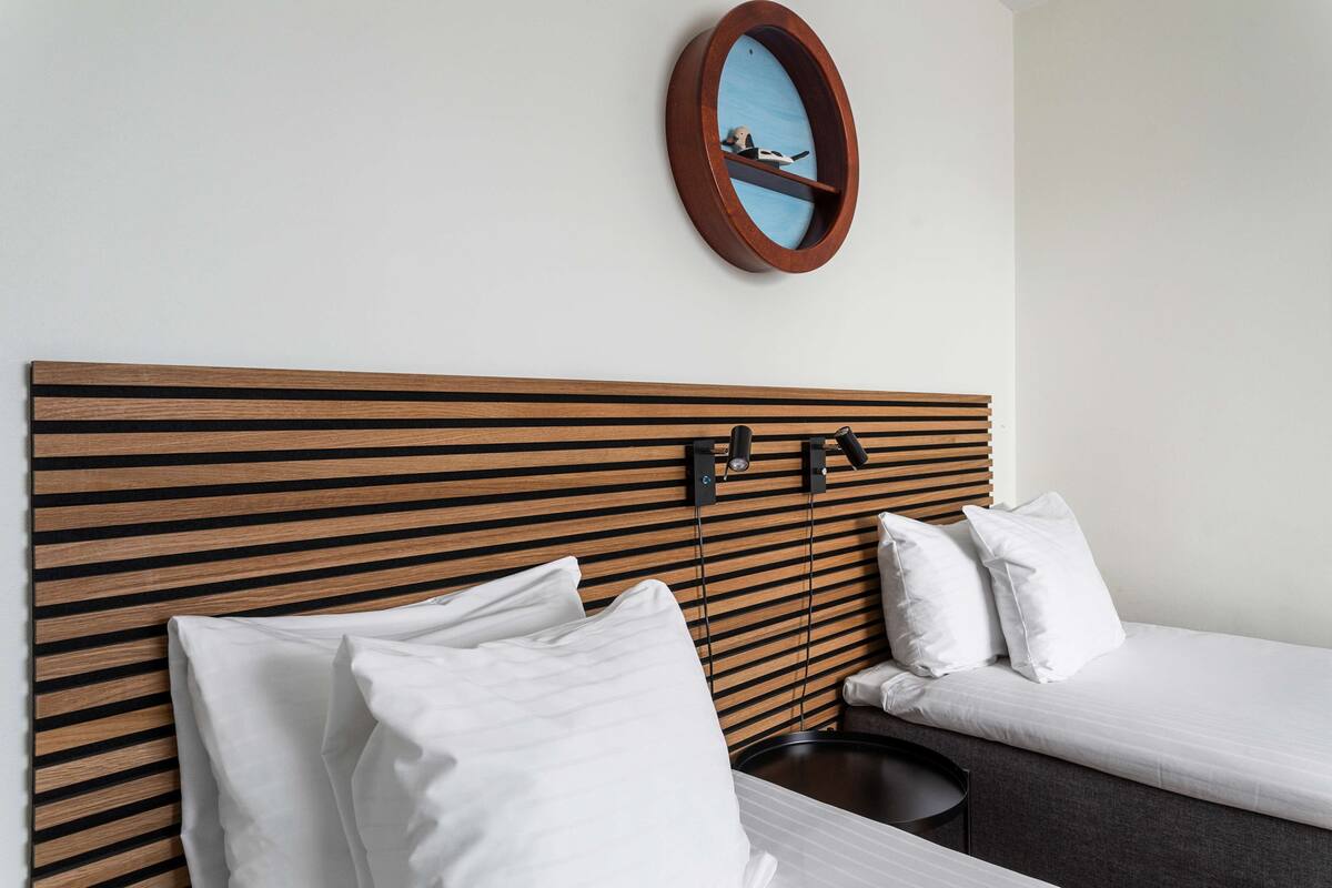 standard room, 2 single beds, non smoking | 1 bedroom, pillow-top beds, in-room safe, individually decorated