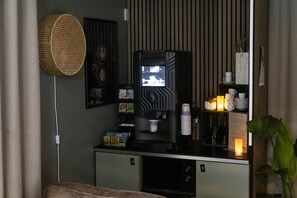 Kaffee und/oder Kaffeemaschine