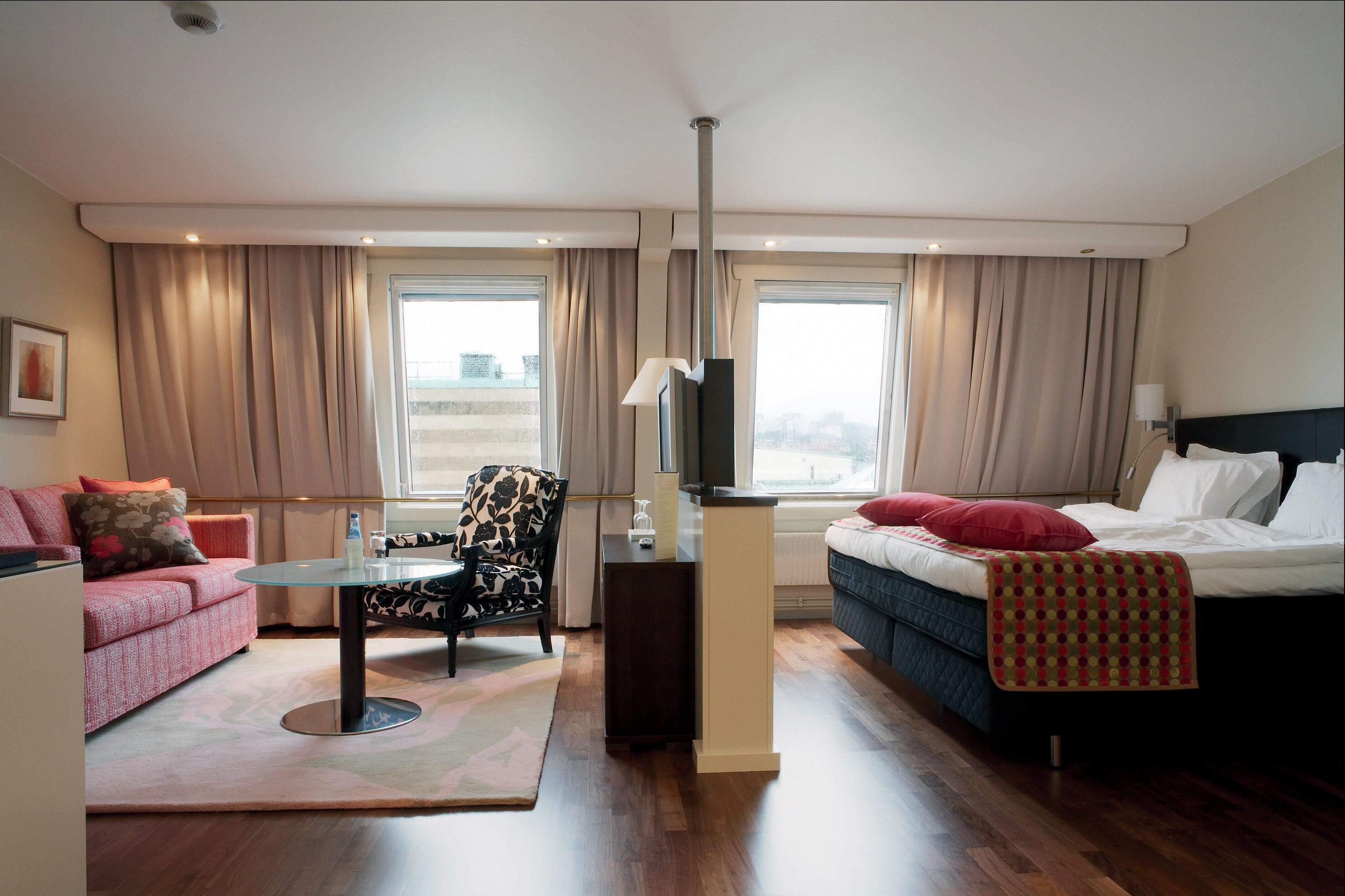 Premium bedding, minibar, in-room safe, desk