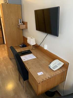 In-room safe, desk, iron/ironing board, free WiFi