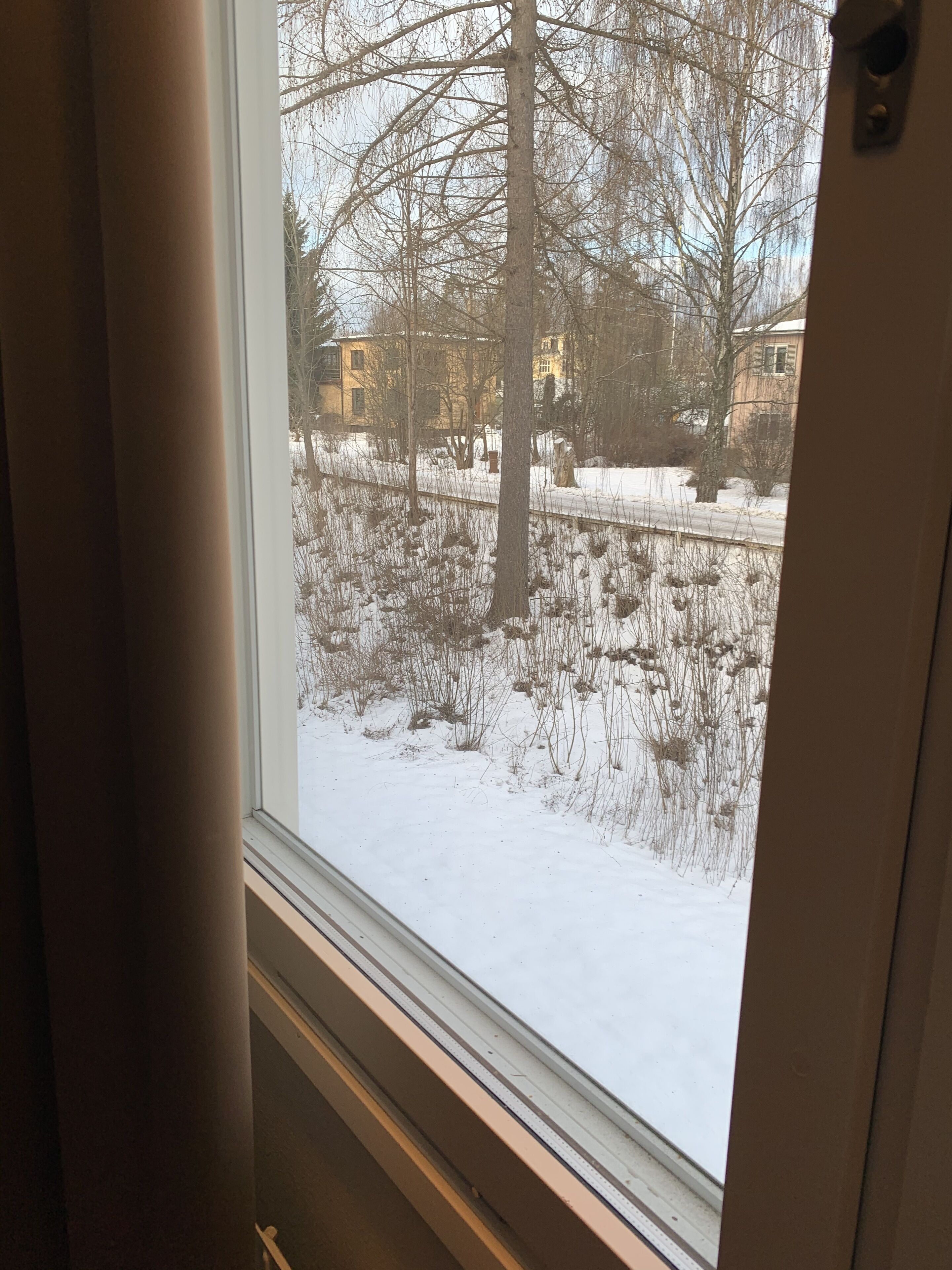 خزنة داخل الغرفة ومكتب ومكواة/لوح كي وواي فاي مجانًا