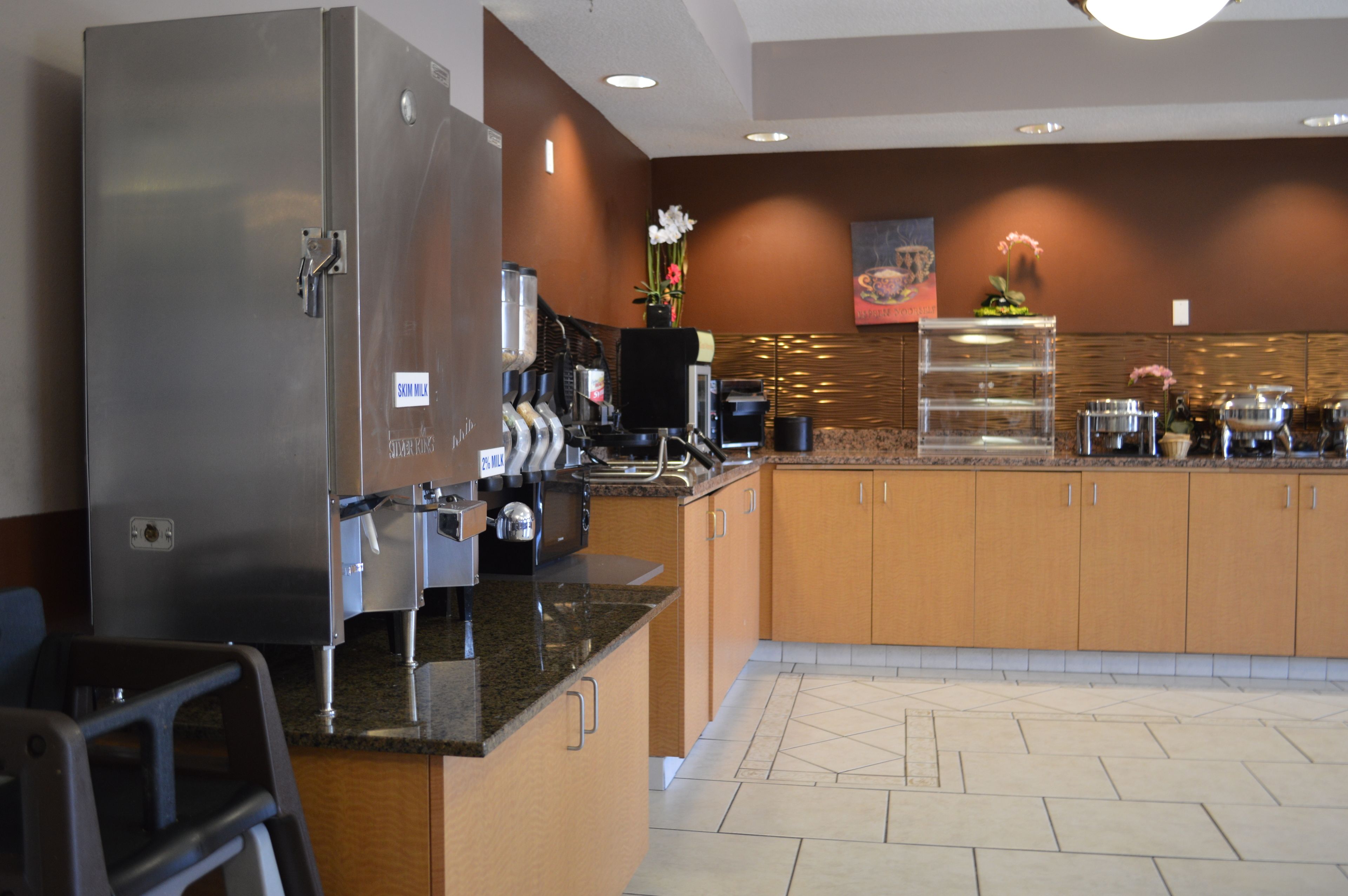 free daily full breakfast