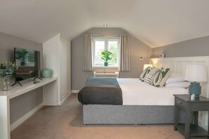 Standard Room, 1 Double Bed, Non Smoking, Kitchen (Separate Lounge;Bunk beds) | 1 bedroom, desk, iron/ironing board, cribs/infant beds