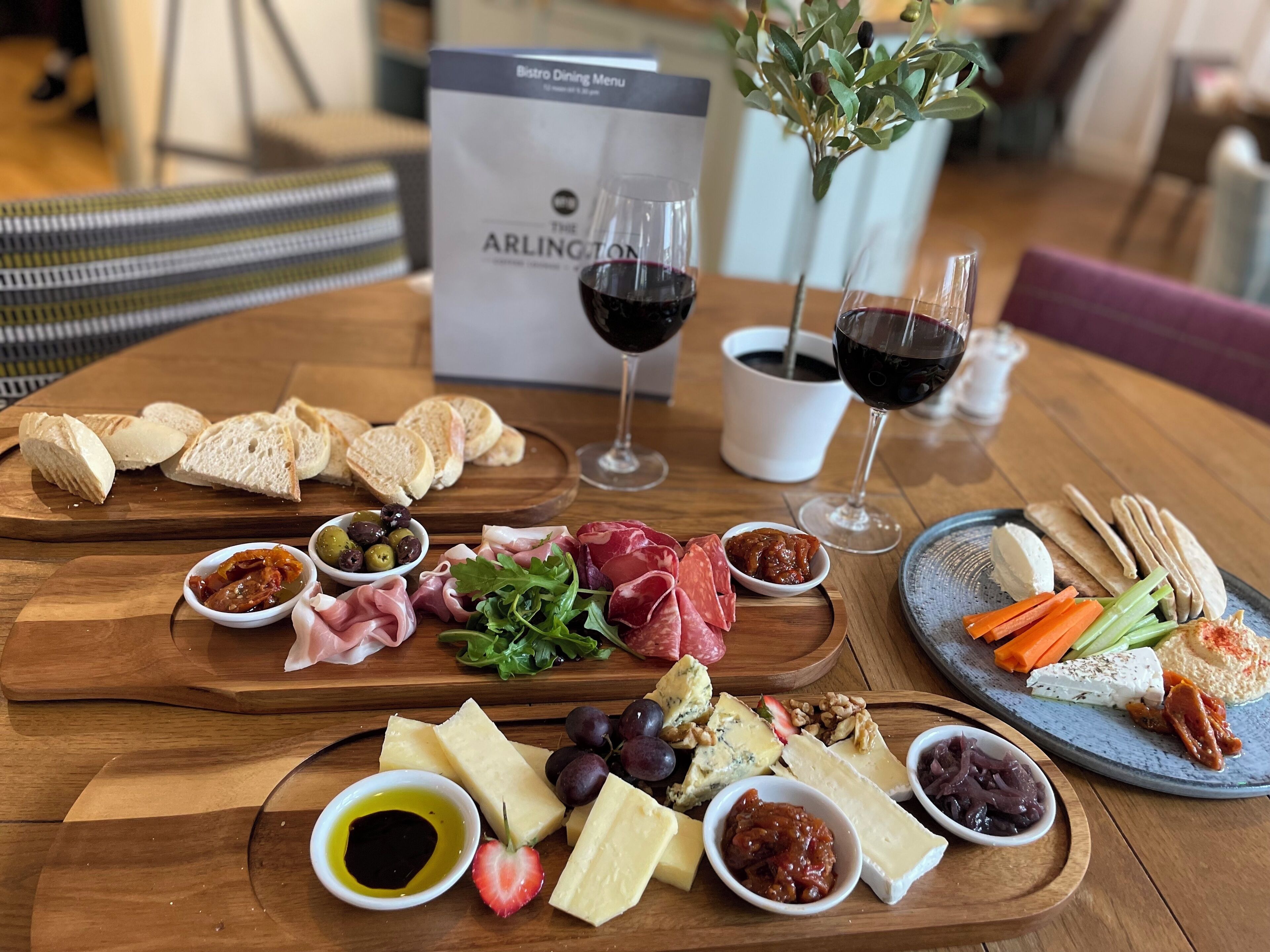 breakfast, lunch, dinner served; international cuisine