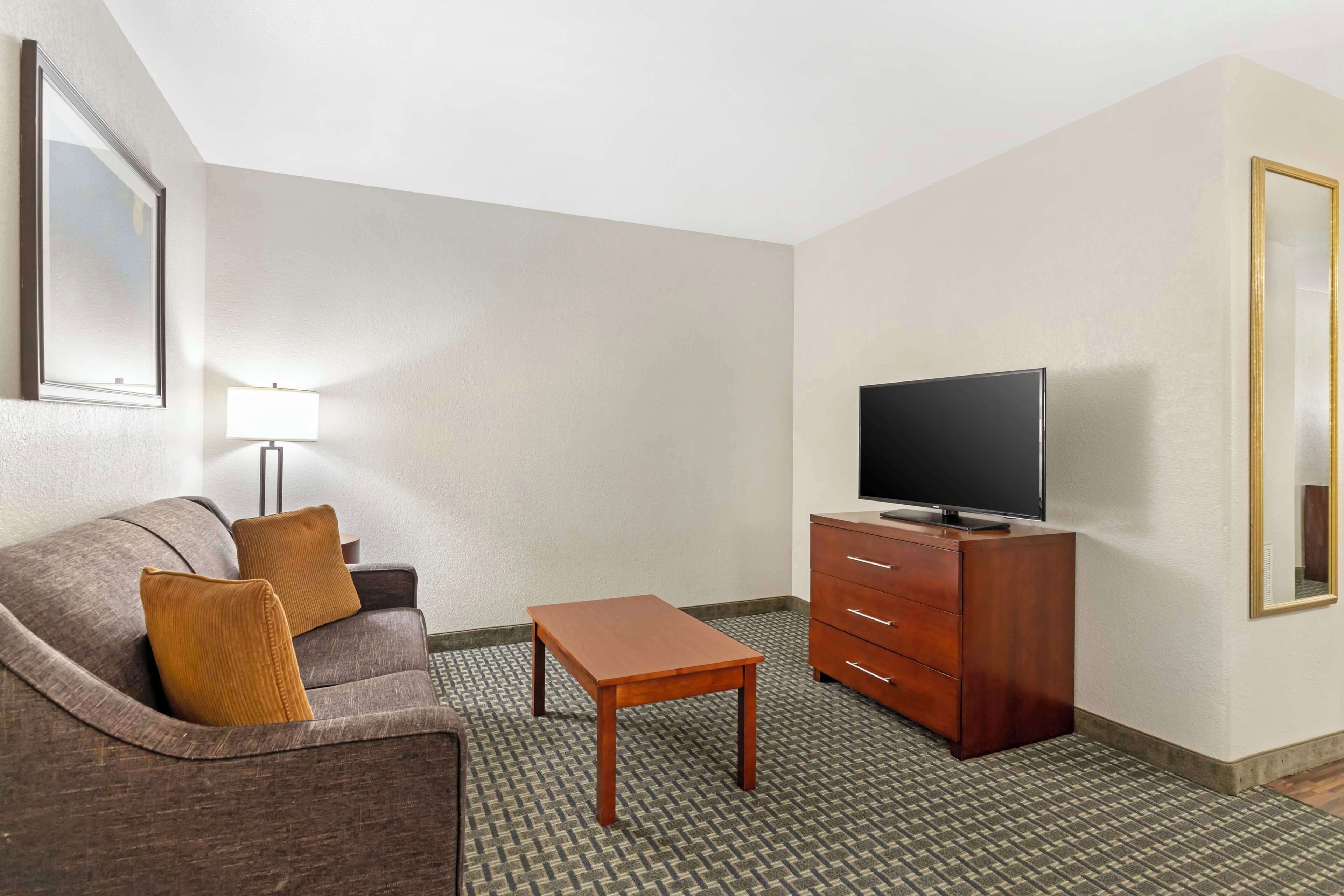 1 bedroom, in-room safe, desk, laptop workspace