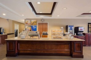 Free on-the-go breakfast on weekdays - Comfort Suites Near University (North Brunswick)