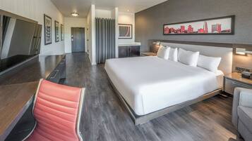 Premium bedding, in-room safe, desk, iron/ironing board
