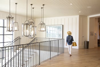 3 bars/lounges, sports bar at Omni Barton Creek Resort & Spa Austin