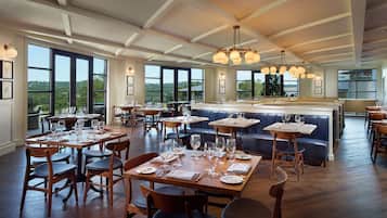 7 restaurants, breakfast, lunch, dinner served; American cuisine