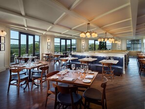 7 restaurants, breakfast, lunch, dinner served; American cuisine