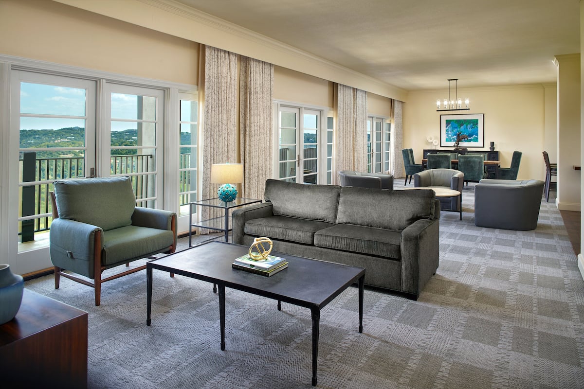 Luxury Suite, 1 King Bed, Accessible | Premium bedding, in-room safe, desk, laptop workspace