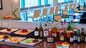 Concierge Room, Room, 1 King Bed | Lounge