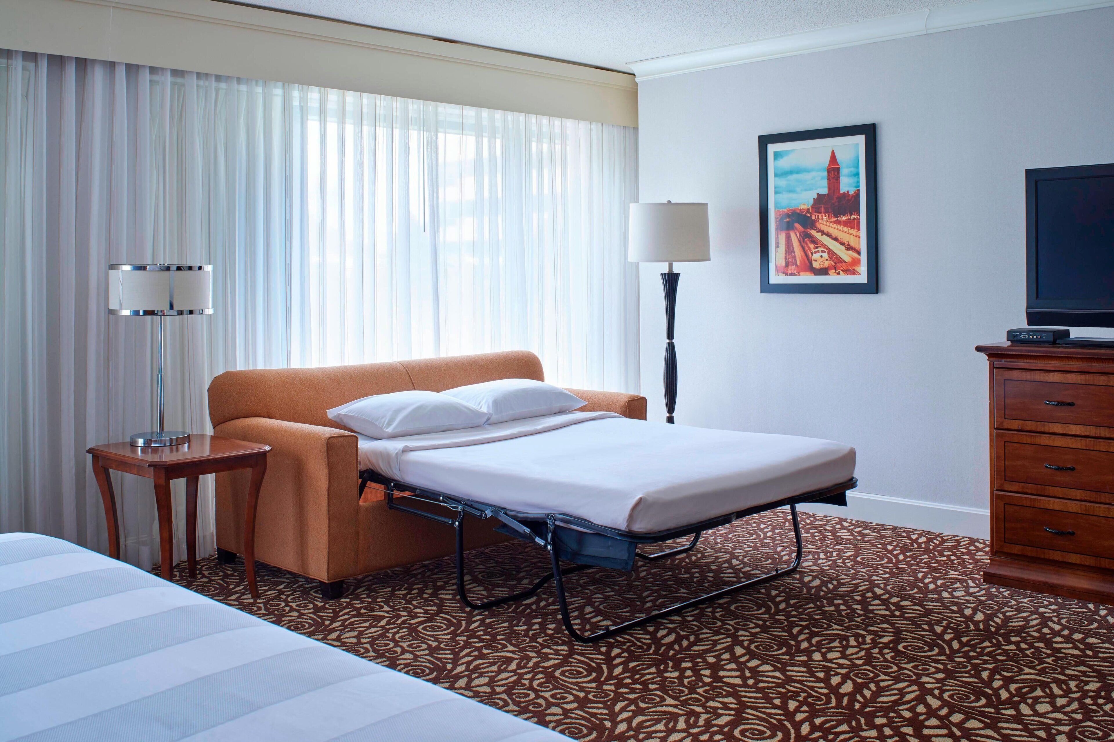 premium bedding, in-room safe, desk, laptop workspace