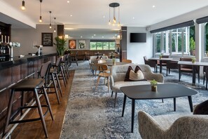Bar (on property) - Delta Hotels by Marriott York (York)