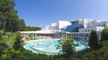 Indoor pool, outdoor pool