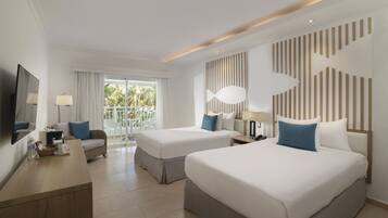 Premium-Zimmer, 2 Doppelbetten, Gartenblick | 2 Schlafzimmer, Pillowtop-Betten, Minibar, Zimmersafe