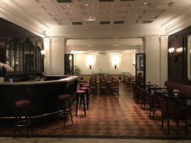 Breakfast, lunch and dinner served