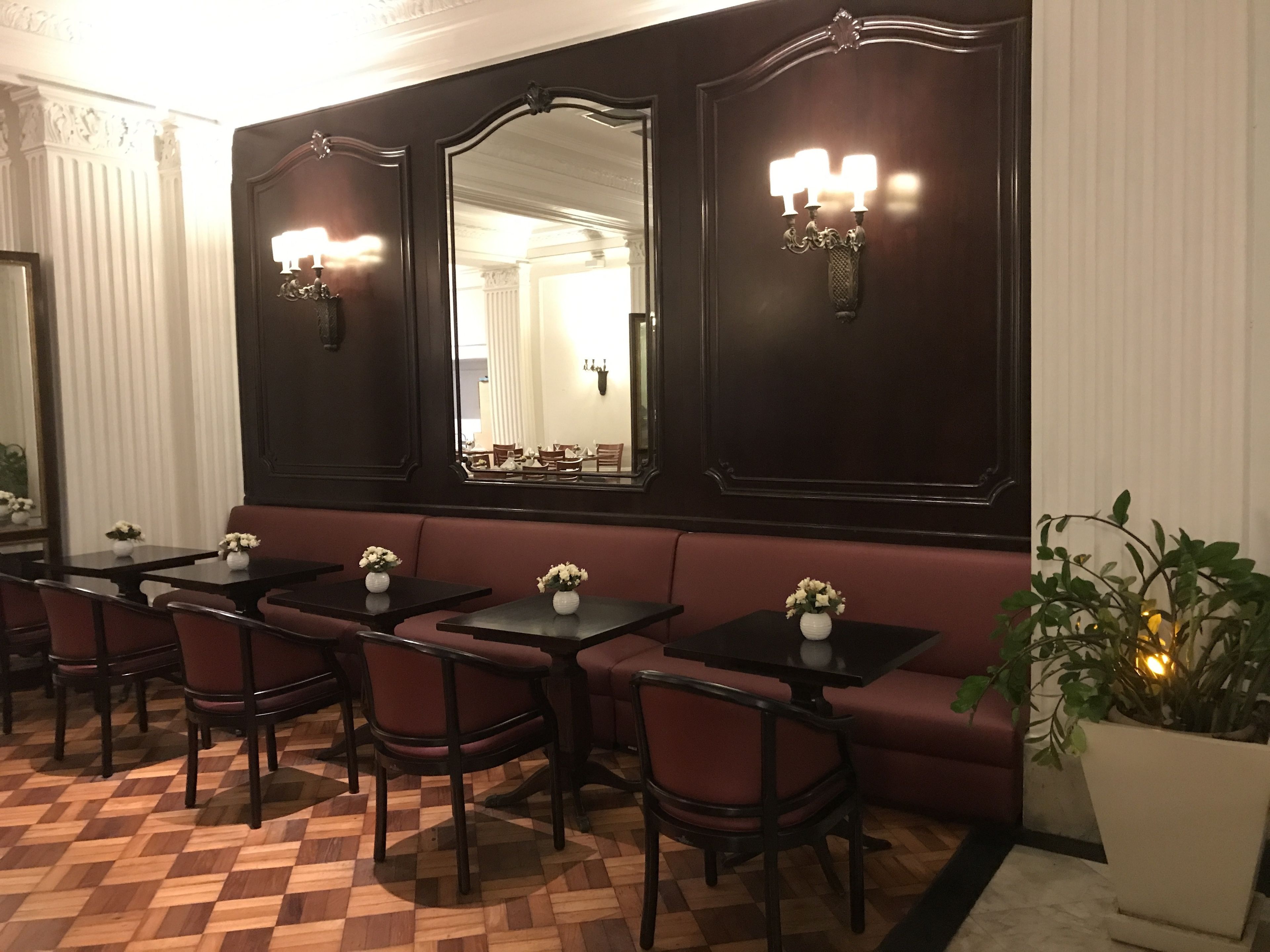 breakfast, lunch and dinner served