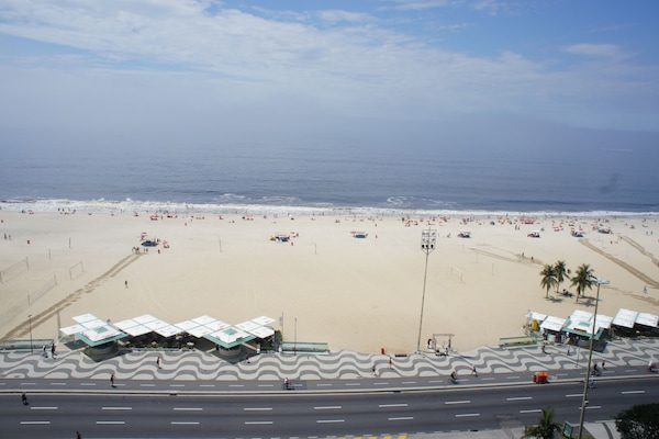 Vista para praia/oceano
