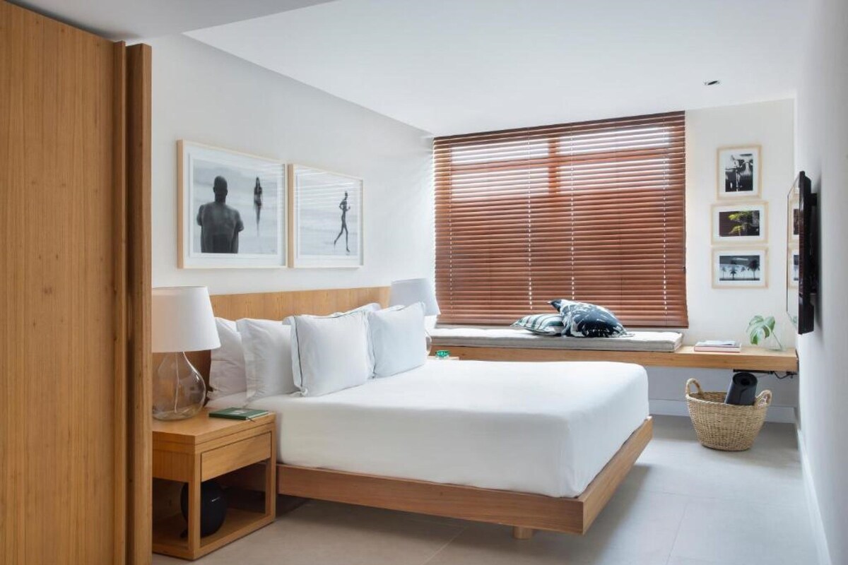 Deluxe Room Queen Bed