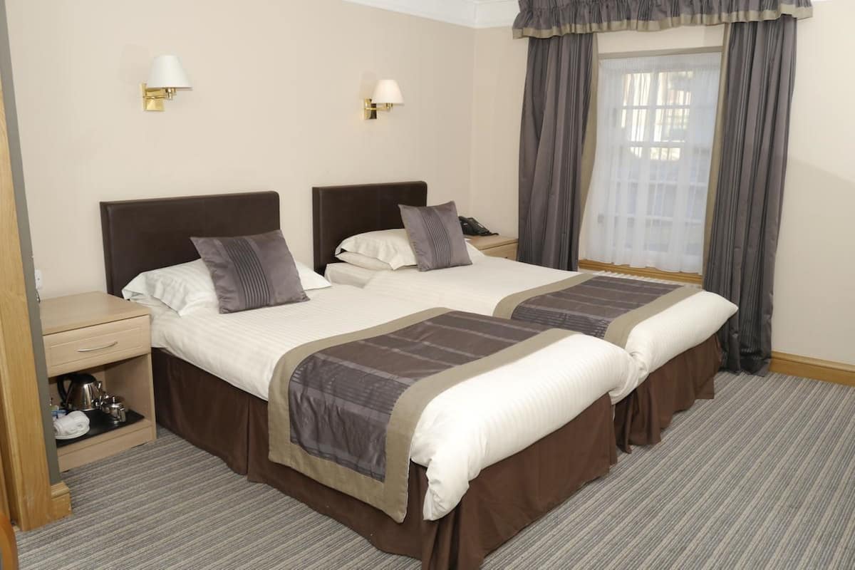 Free WiFi, bed sheets