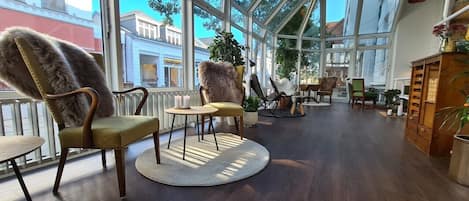 43-inch Smart TV with digital channels, TV