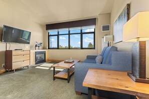 Appart'hÎtel, 1 chambre (2 queen beds, 2 bath) | Coin séjour
