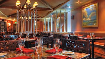 Café da manhã, almoço e jantar