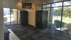 Vending machine - Motel 6 Columbus, OH - OSU (Columbus)