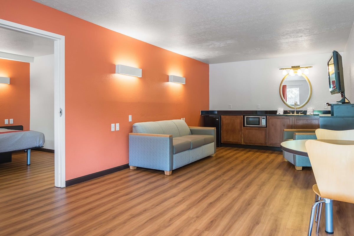 Hypo-allergenic bedding, individually furnished, desk, laptop workspace